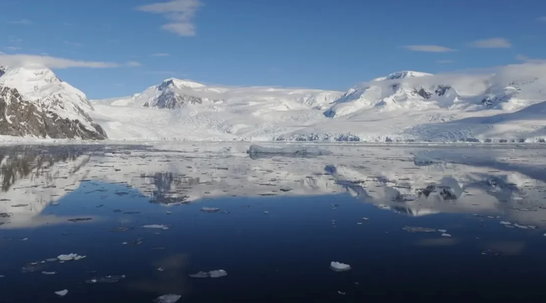 Expedición en Velero por la Antártida